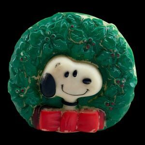 1980s Squeaker Toy Snoopy Christmas Wreath Peanuts Dog Taiwan Rubber Toy Vintage
